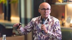 Profil Dirgayuza, Asisten presiden bidang Komunikasi Analis Kebijakan