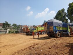 Mengganggu dan Membahayakan, Ceceran Tanah dan Debu Dari Proyek Jalan Trase Baru Batutulis Jadi Sorotan